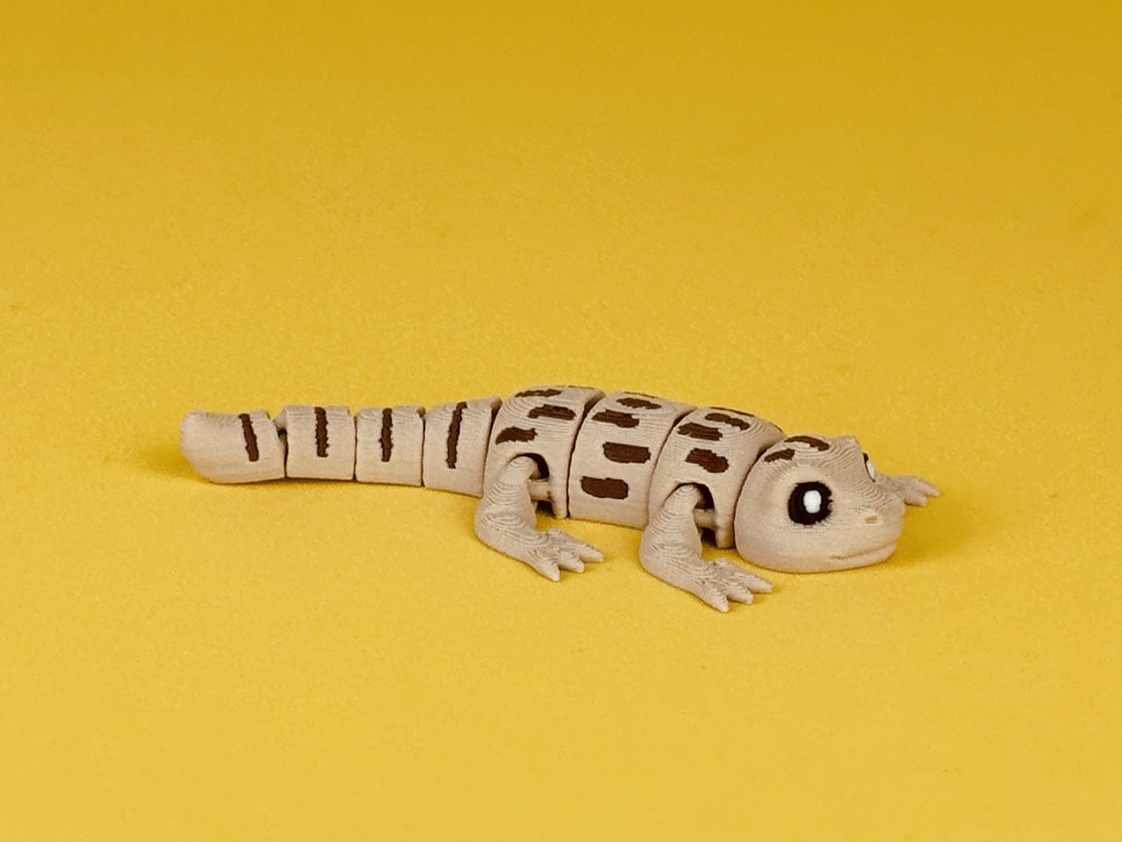 Desert Iguana Articulated Toy Figure