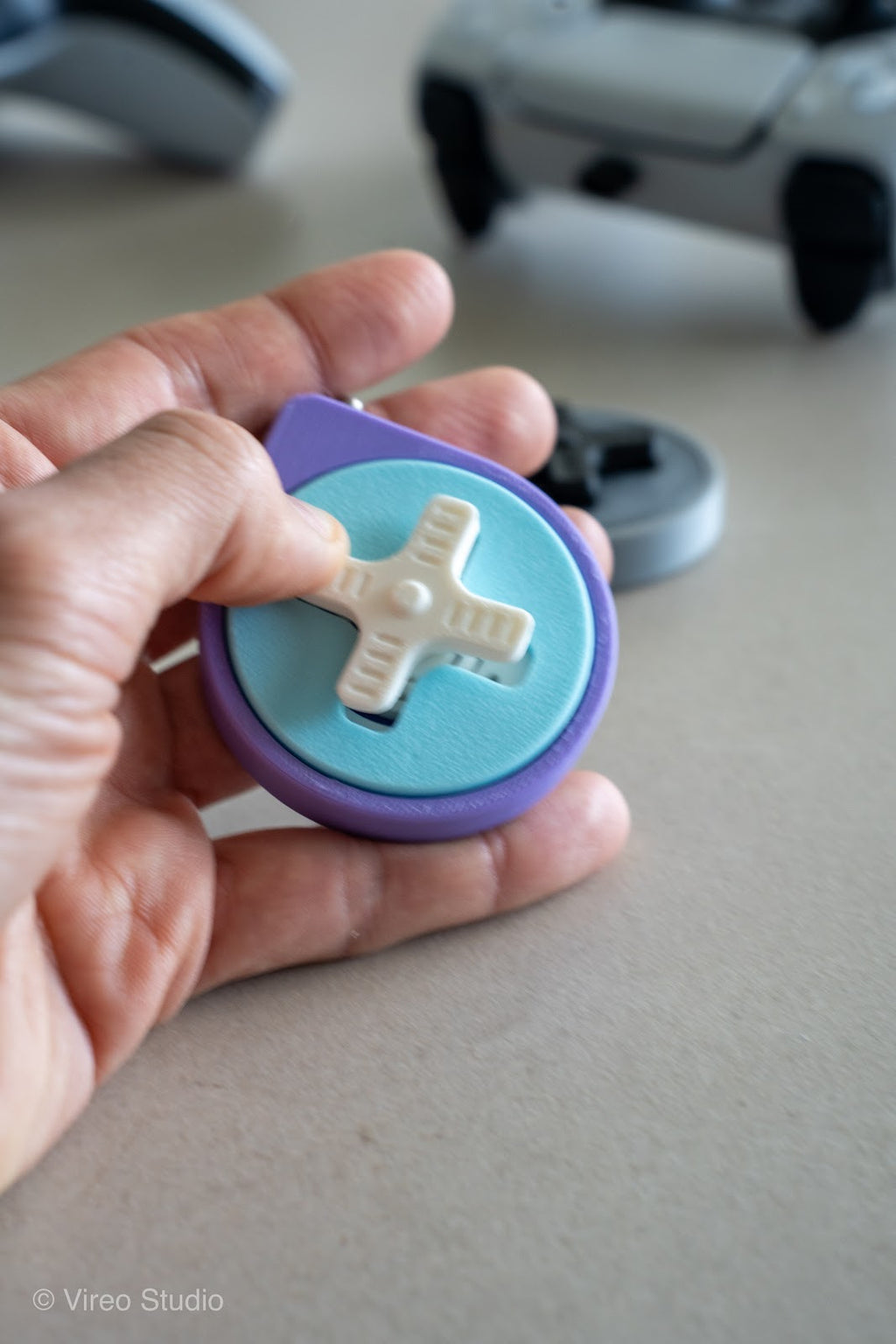 Mini Retro Snap – Fidget Keychain