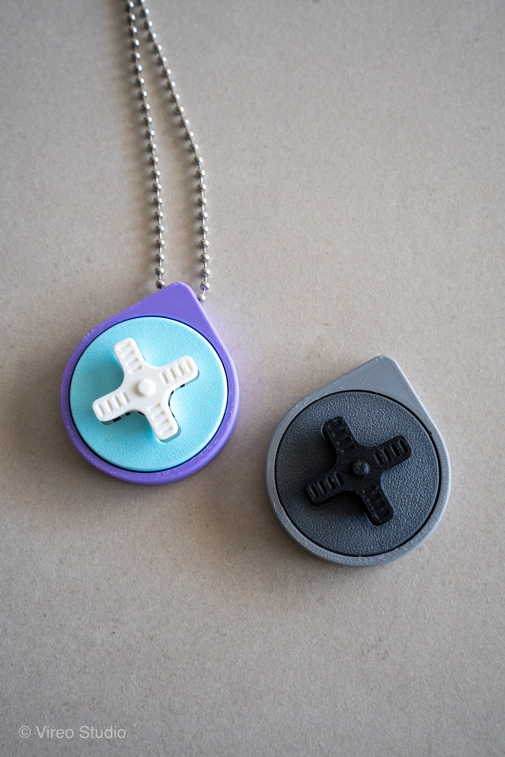 Mini Retro Snap – Fidget Keychain